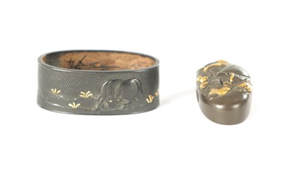 Lot 189 - A FINE EDO PERIOD JAPANESE MIXED METAL AND BRONZE FUCHI KASHIRA