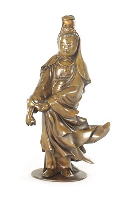 Lot 104 - A 19TH CENTURY CHINESE PATINATED BRONZE SCULPTURE