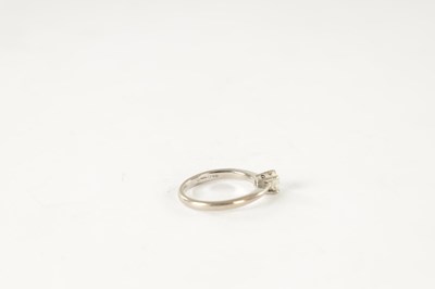 Lot 247 - AN 18CT WHITE GOLD DIAMOND SOLITAIRE RING