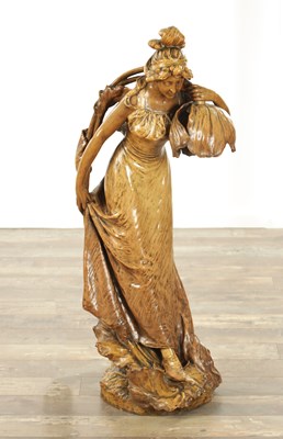 Lot 869 - A LARGE AUSTRIAN ART NOUVEAU FIGURAL TERRACOTTA LAMP