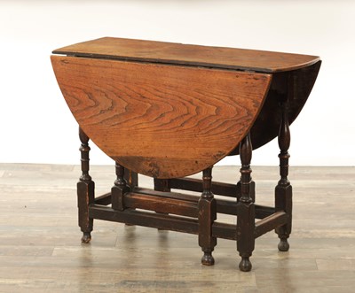 Lot 1364 - AN EARLY 18TH CENTURY JOINED ELM AND OAK GATELEG TABLE