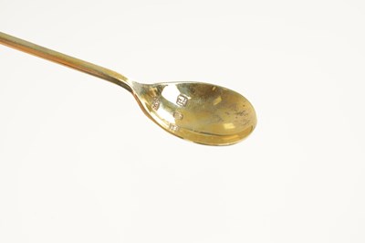 Lot 405 - AN ELIZABETH II SILVER GILT SPOON