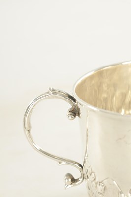 Lot 391 - A CHARLES II SILVER PORRINGER
