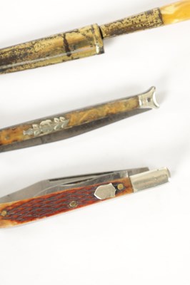 Lot 517 - A COLLECTION OF MINIATURE FOLDING KNIVES