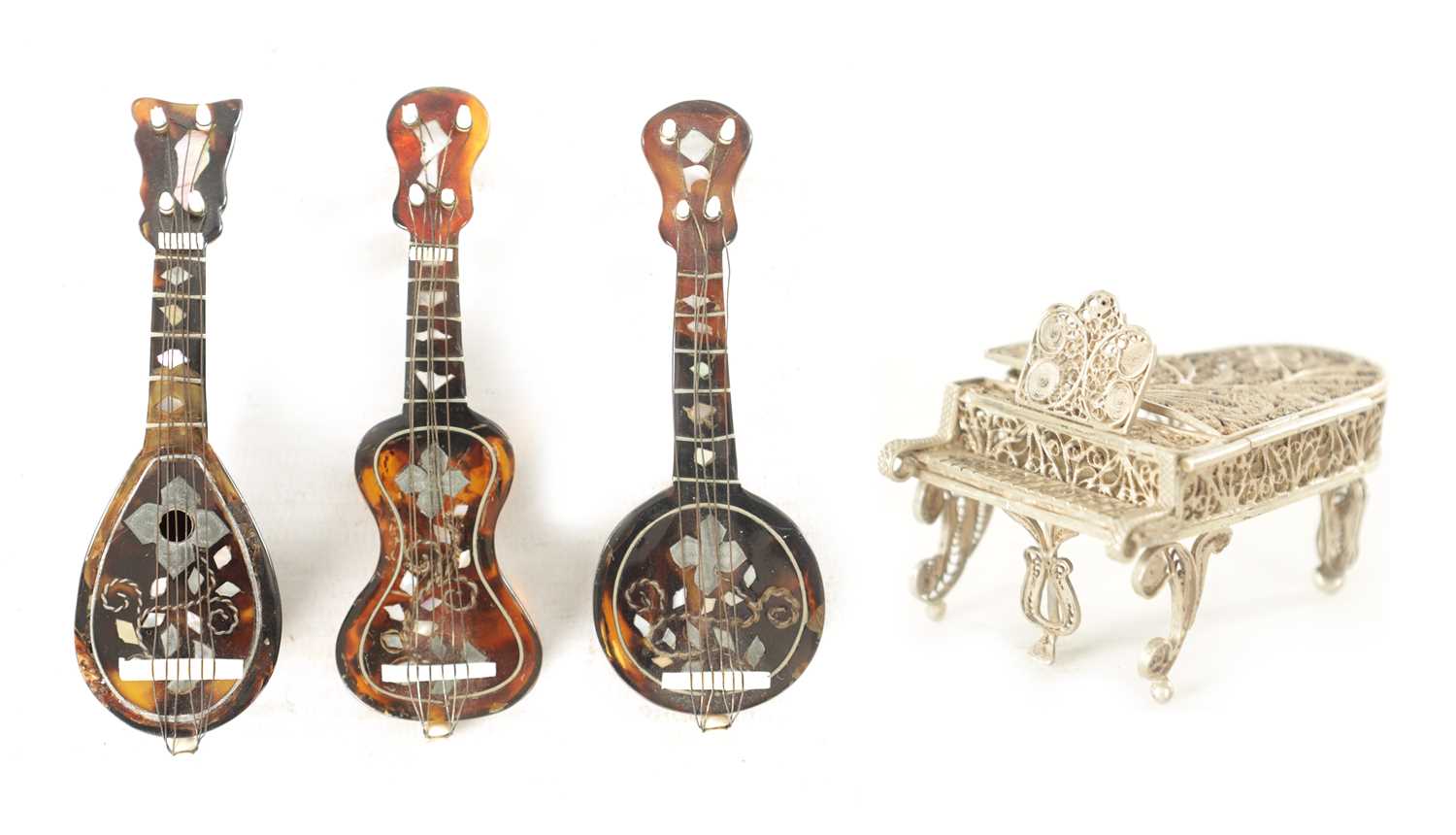 Lot 278 - A COLLECTION OF LATE 19TH CENTURY MINIATURE INSTRUMENTS