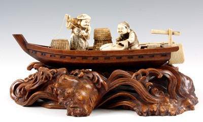 Lot 112 - A JAPANESE MEIJI PERIOD CARVED IVORY AND...