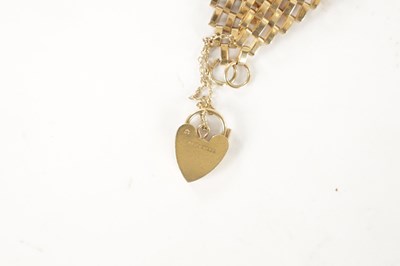 Lot 284 - A 9CT GOLD GATE LINK BRACELET WITH LOCKET CLASP