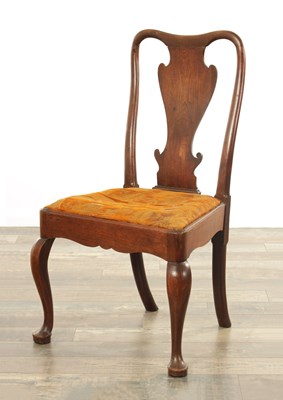 Lot 1331 - AN EARLY 18TH CENTURY WALNUT SIDE CHAIR