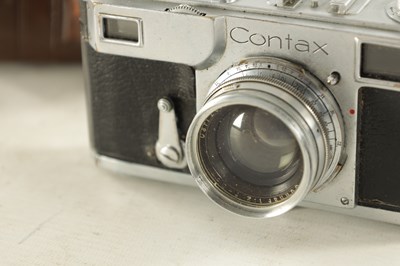 Lot 603 - A ZEISS IKON CONTAX II CAMERA WITH ACCESSORIES AND SPARES