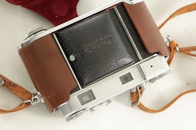 Lot 603 - A ZEISS IKON CONTAX II CAMERA WITH ACCESSORIES AND SPARES