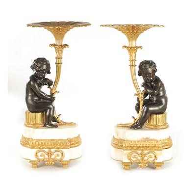 Lot 769 - A FINE PAIR OF EARLY 19TH CENTURY FRENCH BRONZE AND GILT BRONZE SIDE PIECES / TAZZAS