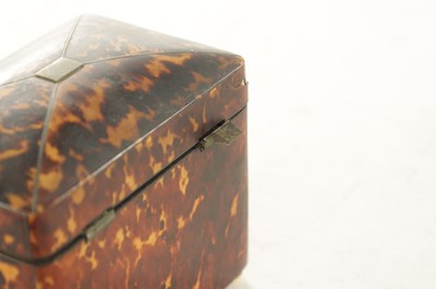 Lot 1209 - A REGENCY TORTOISESHELL VENEERED TEA CADDY