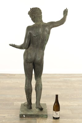 Lot 725 - A LARGE GREEN PATINATED FIGURAL BRONZE DEPICTING MARATHON BOY