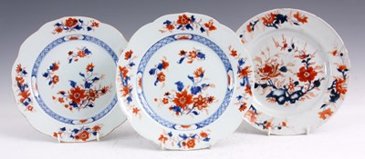 Lot 178 - A PAIR OF 18TH CENTURY IMARI CHINESE SCALLOP...