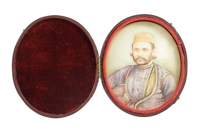 Lot 922 - A 19TH CENTURY OVAL MINIATURE ON IVORY