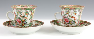 Lot 212 - A PAIR OF 19TH CENTURY CANTON TEA CUPS AND...