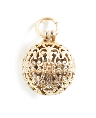 Lot 287 - A RARE 17TH/18TH CENTURY BEZOAR STONE IN 14CT GOLD FILIGREE WORK OUTER CASE