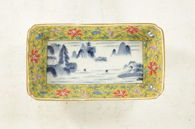 Lot 193 - AN 18TH CENTURY JAPANESE IMARI SHALLOW RECTANGULAR DISH