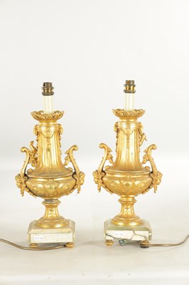Lot 730 - A PAIR OF EARLY 20TH CENTURY FRENCH GILT METAL AND GREEN ONYX ELECTRIFIED TABLE LAMPS