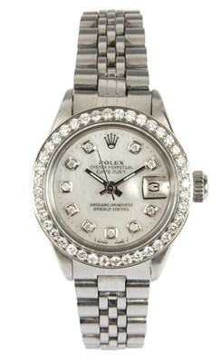 Lot 272 - A LADIES STEEL ROLEX DATEJUST WRIST WATCH on...