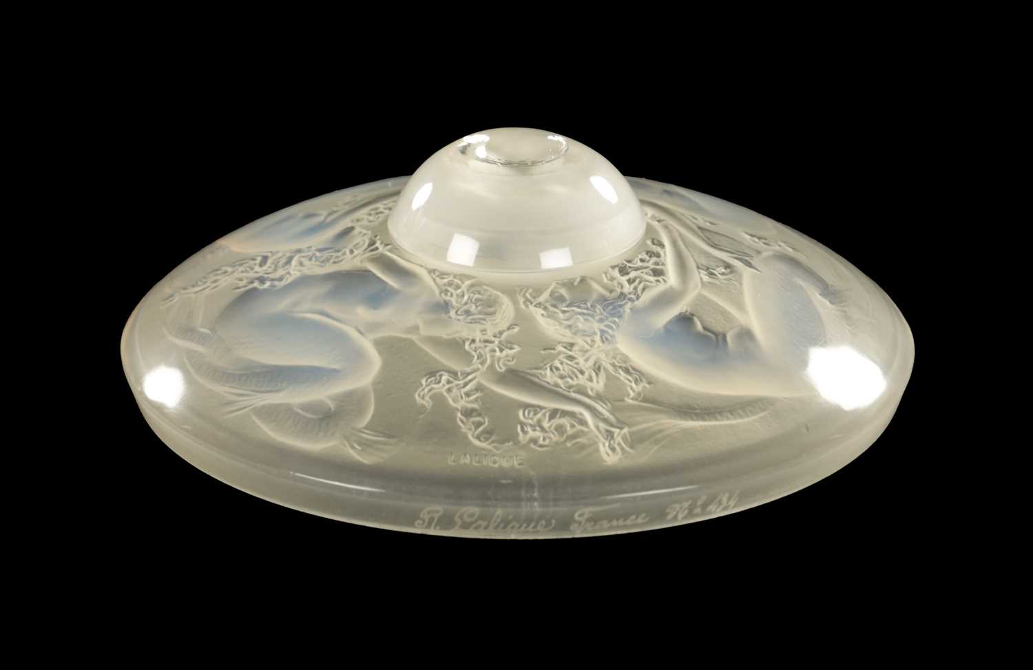 Lot 11 - A RENE LALIQUE 'QUATRE SIRENS' OPALESCENT INKWELL