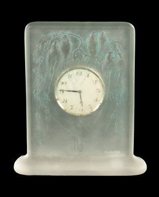 Lot 9 - AN UNUSUAL R LALIQUE 'SIX HIRONDELLES PERCHEES' GREEN STAINED CLOCK