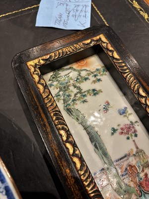 Lot 191 - A PAIR OF 19TH CENTURY CANTONESE FAMILLE ROSE HANGING PLAQUES