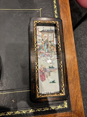 Lot 191 - A PAIR OF 19TH CENTURY CANTONESE FAMILLE ROSE HANGING PLAQUES