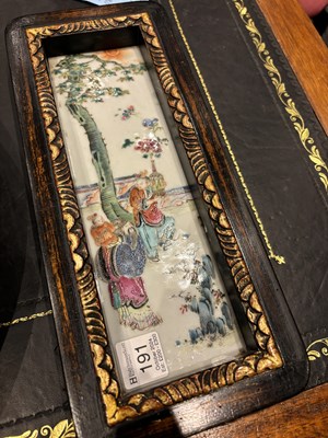 Lot 191 - A PAIR OF 19TH CENTURY CANTONESE FAMILLE ROSE HANGING PLAQUES