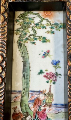 Lot 191 - A PAIR OF 19TH CENTURY CANTONESE FAMILLE ROSE HANGING PLAQUES