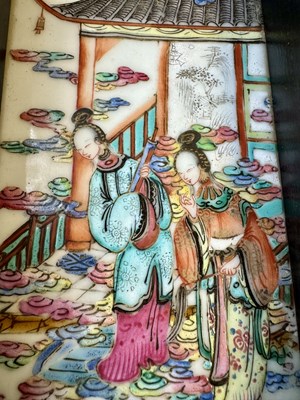 Lot 191 - A PAIR OF 19TH CENTURY CANTONESE FAMILLE ROSE HANGING PLAQUES