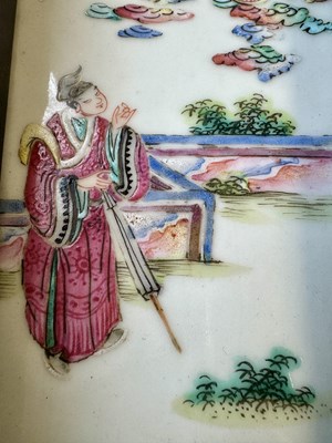 Lot 191 - A PAIR OF 19TH CENTURY CANTONESE FAMILLE ROSE HANGING PLAQUES