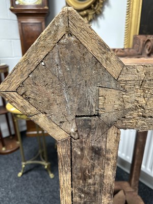 Lot 1337 - A RARE 18TH CENTURY STYLE CARVED PINE CONSOLE TABLE IN THE MANNER OF WILLIAM KENT