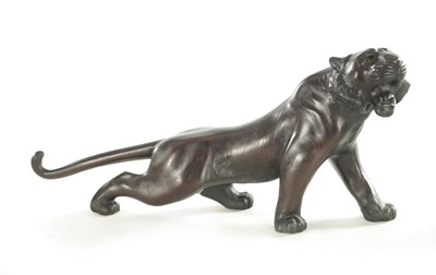 Lot 165 - A JAPANESE MEIJI ANIMALIER BRONZE SCULPTURE