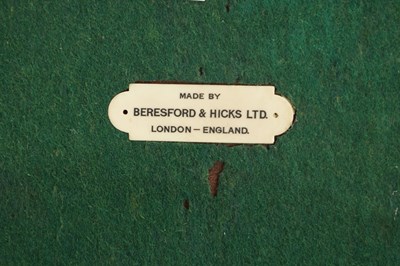 Lot 1151 - AN EARLY 20TH CENTURY MOTHER OF PEARL INLAID BOX