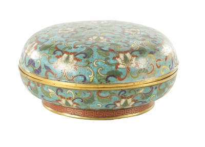 Lot 192 - AN EARLY 19TH CENTURY CHINESE CLOISONNE ENAMEL BOWL AND COVER