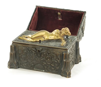 Lot 814 - ATT A.TITZE AN EARLY 20TH CENTURY AUSTRIAN BRONZE EROTIC JEWELLERY CASKET