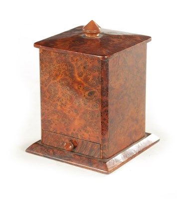 Lot 821 - AN EARLY 20TH CENTURY AMBOYNA CIGAR DISPENSER