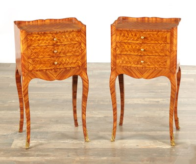 Lot 1355 - A PAIR OF EARLY 20TH CENTURY FRENCH KINGWOOD PARQUETRY INLAID SERPENTINE SHAPED BEDSIDE CUPBOARDS