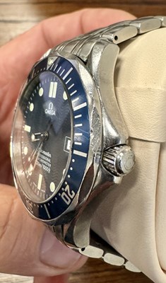 Lot 357 - A GENTLEMAN'S STEEL OMEGA SEAMASTER PROFESSIONAL DIVER'S WRISTWATCH