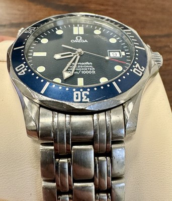 Lot 357 - A GENTLEMAN'S STEEL OMEGA SEAMASTER PROFESSIONAL DIVER'S WRISTWATCH