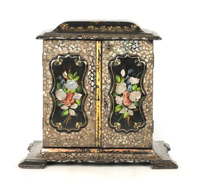 Lot 949 - A 19TH CENTURY LAQUERWORK JEWELLERY CABINET