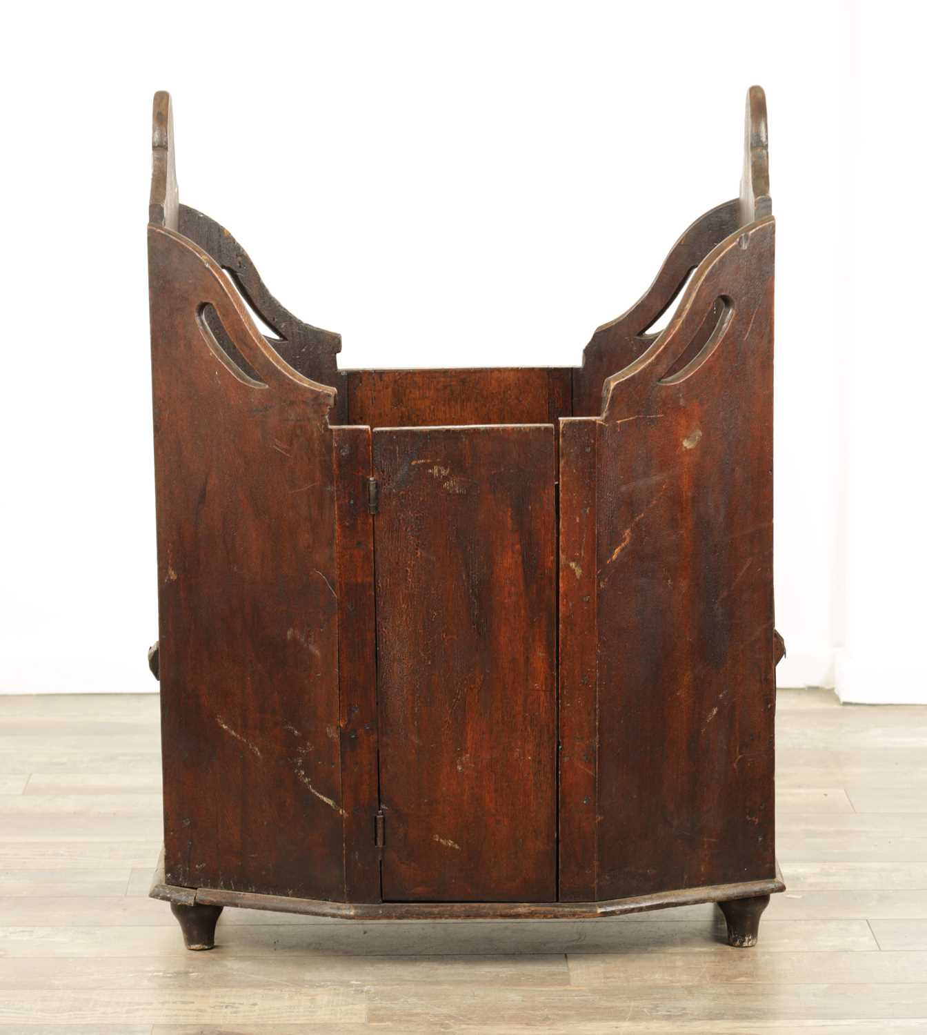 Lot 1400 - AN UNUSUAL 18TH CENTURY OAK DOUBLE CHILDS CARRIAGE CHAIR/WARMER