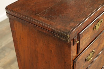 Lot 1415 - AN EARLY 18TH CENTURY FIGURED WALNUT AND HERRING BANDED BACHELORS CHEST