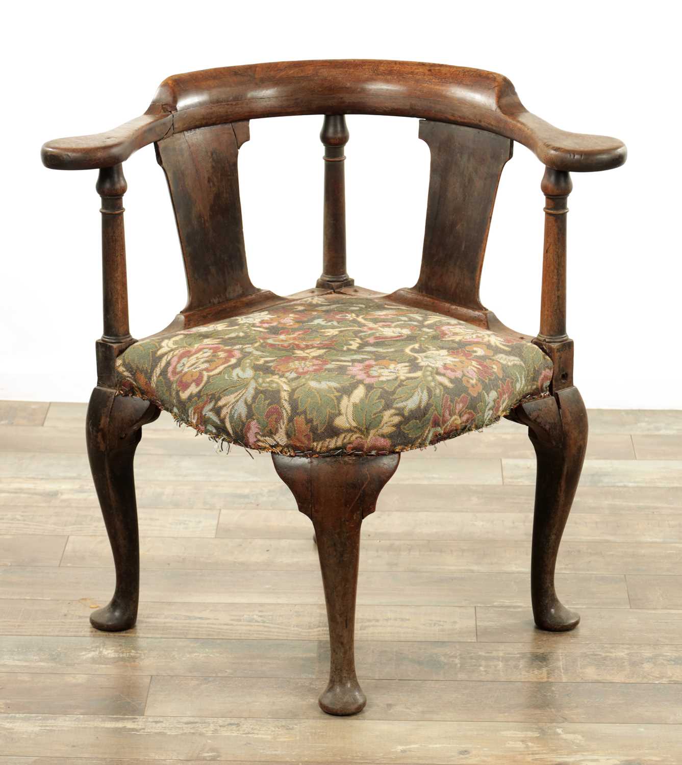 Lot 1221 - AN EARLY 18TH CENTURY WALNUT CORNER CHAIR