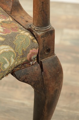 Lot 1221 - AN EARLY 18TH CENTURY WALNUT CORNER CHAIR