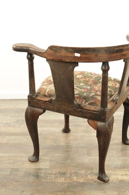 Lot 1221 - AN EARLY 18TH CENTURY WALNUT CORNER CHAIR