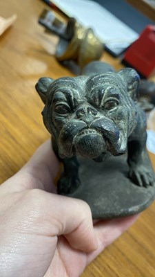 Lot 580 - A GOOD QUALITY BRONZE BULLDOG CAR MASCOT BY FINNIGANS, LONDON