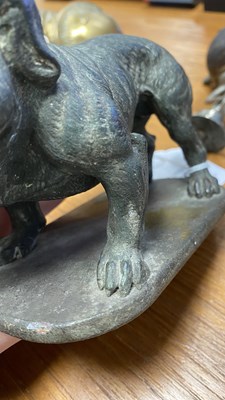 Lot 580 - A GOOD QUALITY BRONZE BULLDOG CAR MASCOT BY FINNIGANS, LONDON