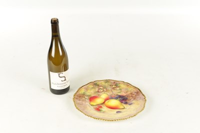 Lot 56 - A MID 20TH CENTURY ROYAL WORCESTER SCALLOPED EDGE CABINET PLATE PAINTED WITH FRUIT